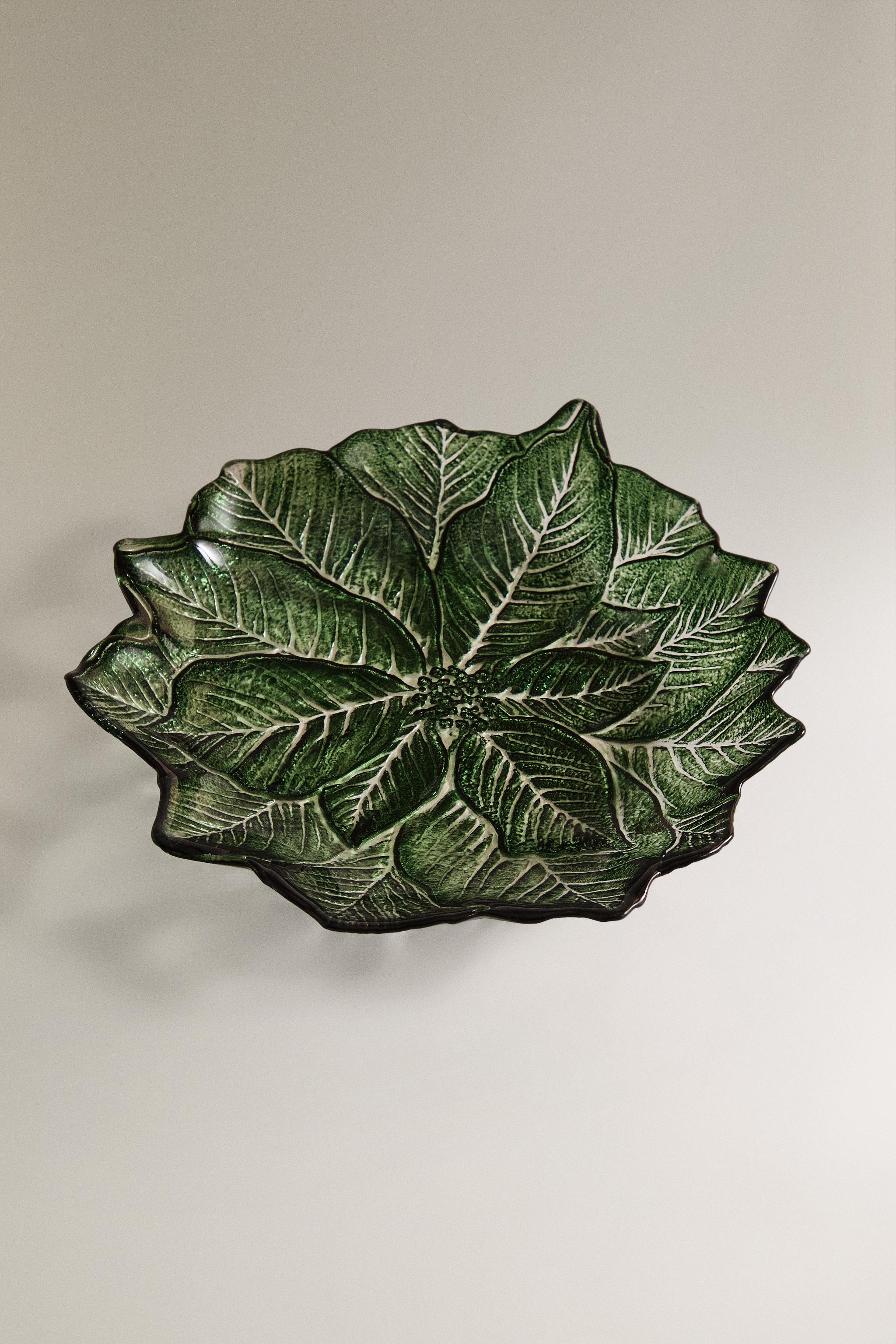 CHRISTMAS GLASS FLOWER DESSERT PLATE